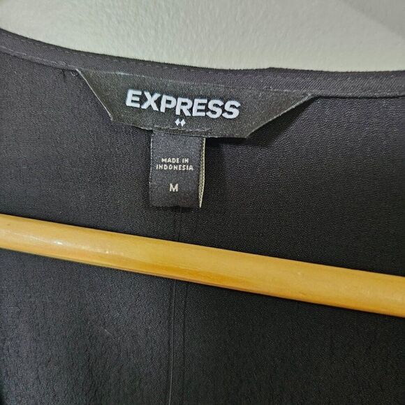 NWT EXPRESS BLACK ROMANTIC MAXI DRESS BUTTON DOWN PLUNGE NECK SIZE M - Picture 12 of 16